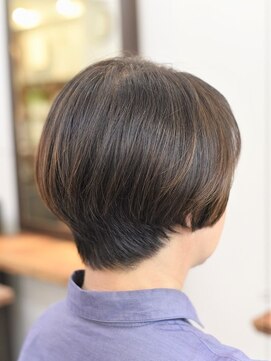 スーズ(suze) ヘアマニキュアに転換中ショートボブ【お客様】