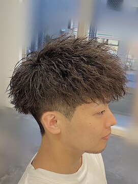 バース バイ ハピネス(BIRTH by happiness) ツイストスパイラル刈り上げ高めマッシュ