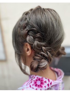 サーティーン(THIRTEEN) 夏といえば(^o^)浴衣に♪ヘアセット(^^)