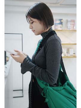 フェイヴィーズ(FavyS) ファッションに合わせたストレートパーマミニボブ