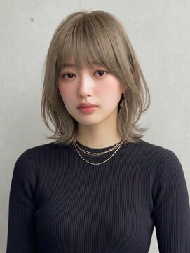 ミツバ(3tuba) オリーブアッシュ 外ハネボブ レイヤーカット 20代30代