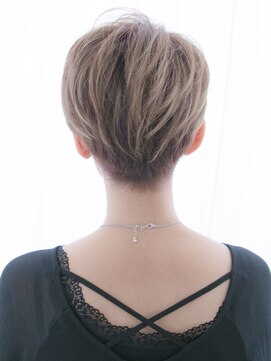 リリアン 青山(relian) 襟足スッキリ攻めショート☆relian青山