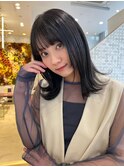 大人気の暗髪外ハネヘア