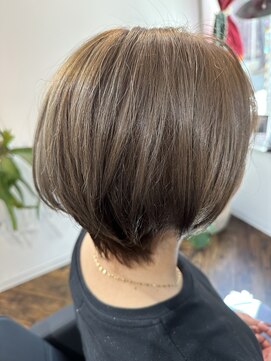 メナム(Menam) セルフブリーチをキレイなベージュブラウンへ