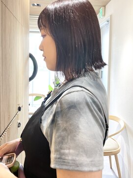 ロンドプロフィール 浦和(Lond profil) チェリーレッドカラー　切りっぱなしボブ