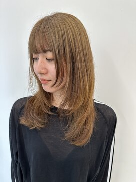 シカ(sica) レイヤースタイルにダブルカラー