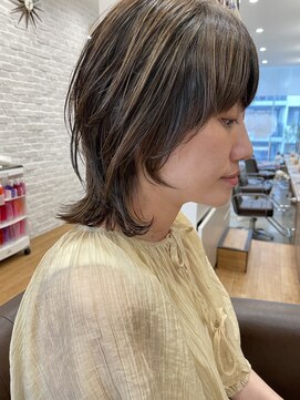 ピークス(PEAKS) ミディアムレイヤーマッシュウルフカットひし形くびれヘア