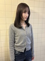レジーロ (Regilo) オリーブベージュ／顔まわりレイヤー/ぱっつん前髪
