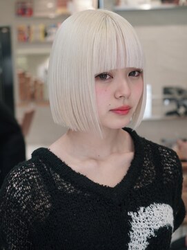 ピークアブー 原宿ハラカド(PEEK-A-BOO) ホワイトブロンド/金髪ボブ/ハイトーンボブ/抜きっぱなしボブ
