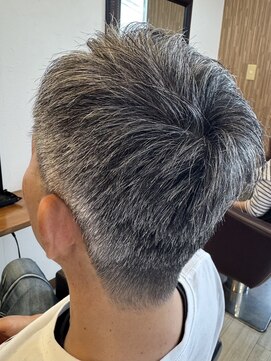 ヘアアンドスパ ベル(Belle) グレイヘア・大人カッコいい・ビジネス・誠実