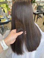 イル(ill) アッシュベージュ ロング ブリーチなし 大須