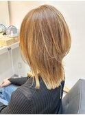 外はねレイヤーボブ×白髪ぼかしハイライト