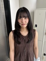 エイチ(H)&nbsp;ショートウルフミディアムシースルーマッシュ顔まわりレイヤー
