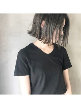ミント(mint) 束感軽めボブ＆透明感グレー