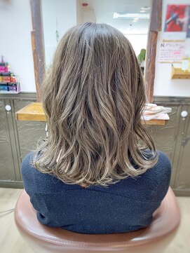 グレースモア(Grace More) (久留米/西原)アッシュグレーミディアムボブ