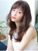 黒髪インナーグレーベージュくびレイヤーロングエモ前髪パーマ