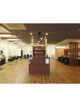 スピーディーな施術でいつでもあなたのキレイをサポート！お買い物前、お出掛け前にぜひご来店ください♪