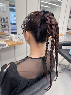 バルベストーキョーサウス(BARBES TOKYO SOUTH) 結婚式参列ツイストポニーアレンジヘア【RISA】