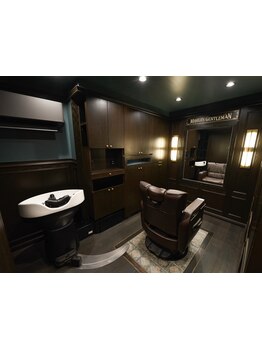 全席個室のメンズサロン。他では味わえない極上の時間を。【LAVIE NEW STANDARD BARBER両国】＜理容室＞