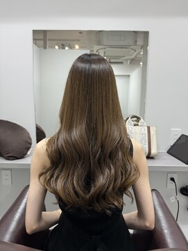 ライア 下北沢(laia) 艶巻きロング【髪質改善 下北沢 マンツーマン トリートメント】