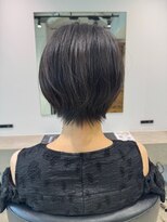 ビブ(VIV) 大人美人丸みショートボブ白髪ぼかしハイライト川崎