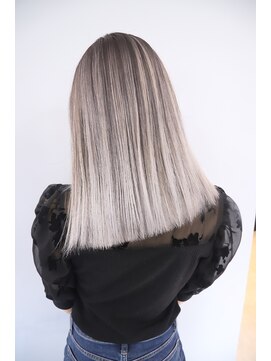 オズ 郡山桑野店(OZ) 【OZ田中】ホワイトバレイヤージュ#外国人風カラー