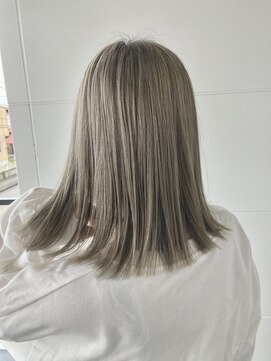 ダイス(Dice) 透明感ミディアムミルクティー