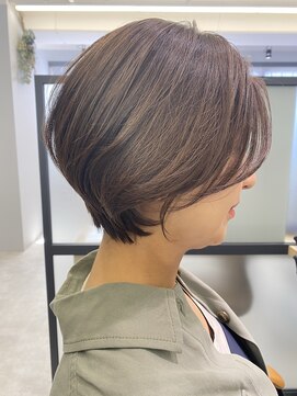リジー(Litzy) ”大人ショートボブ×艶カラー”【椎葉】
