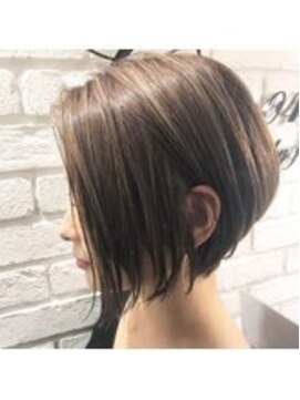 レム 仙台店(L.E.M) くびれ感！前下がりショート【仙台】