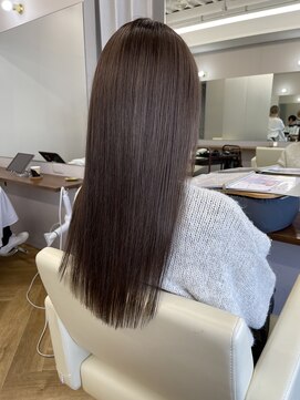 シカ 神戸三宮元町店(Cica) 髪質改善 UPTOGLOSS ベージュ 艶髪  三宮 神戸美容室 縮毛矯正