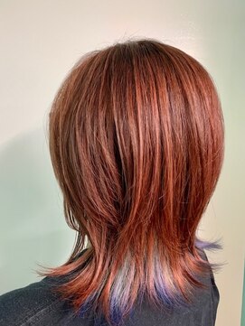 ヘアジーナ(Hair Jina) インナーカラーのレイヤーボブスタイル