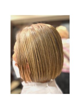 ヘアーズギャラリー なんば高島屋店(Hair's Gallery) コンパクトボブツヤハイライトシラガボカシ30代、40代、50代