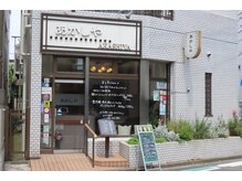 ヘアーアンドフェイス あかしや美容室(HAIR＆FACE)の雰囲気（お店の外観です。）