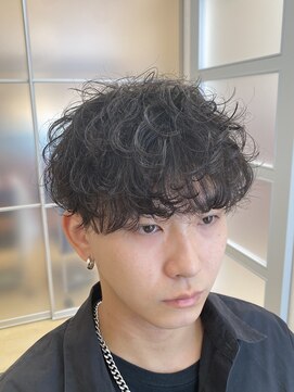 アクイール イストワール(Accueillir Histoire) スペインカール風波巻きパーマ