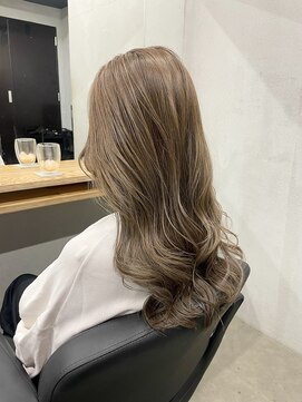 エヌ(N) ベージュハイライト