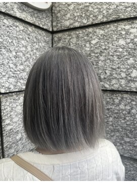 ヘアリゾート粋 ドゥオ 新宿南口店(dua) 透明感シルバー