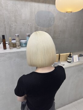 エクラ(ECLAT) ホワイトブロンド