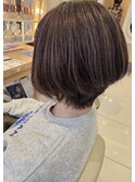 すっきりくびれショート×白髪ぼかしハイライト