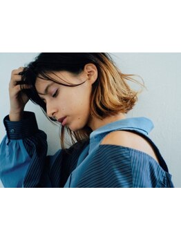 ダメ-ジレスなのは当たり前。豊かな感性を持ったStylistが、私専用に調合してくれるオンリーワンカラー