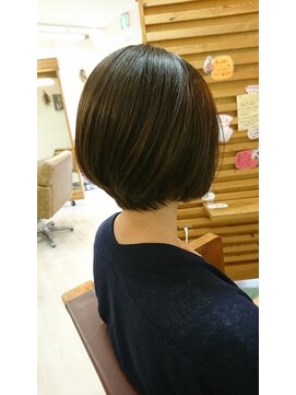 ケースプラスグリーン(CASE+GREEN) ショートボブ×イルミナヌード