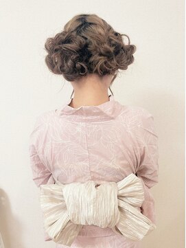 ヒャン(hyang) 編み込みツインモコモコアップ