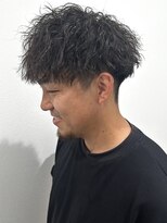 ヒュイル バイ ニアウ(Hwyl by Niau)&nbsp;メンズマッシュパーマニュアンスパーマスパイラルパーマ刈り上げ