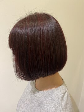 ヘアーメイク アディクト(HAIR MAKE addict) ボブ×ハイライトレッドカラー【@addict_madoka】