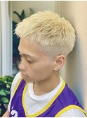 ハイトーンブロンドアップバングショート