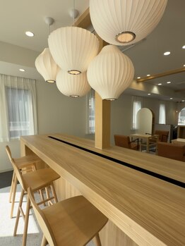 アフロートフクオカ(AFLOAT FUKUOKA)の写真/東京の大人気サロン《AFLOAT》が福岡に！受賞歴ありの一流技術で派手すぎずに大人可愛い今っぽ小顔へアに♪