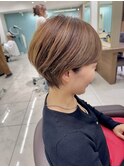 白髪染めハイライトのコンパクトショート