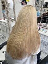 アヴニール アックス(Avenir axe) 抜きっぱなしブロンド/抜きっぱなしカラー/ブロンド