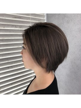 ヘアサロンM 新宿 ショートグラ×ハイライト