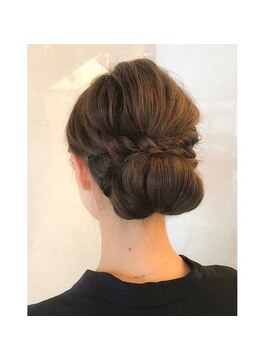 ソロヘアー(Solo hair) ★上品　大人シニヨン
