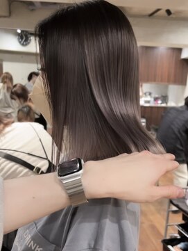 サイン 表参道(SIGN) バレイヤージュハイライトグラデーションカラー白髪ぼかし